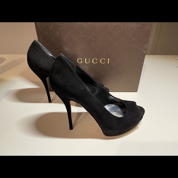 Gucci Heels - Picture 1 of 7